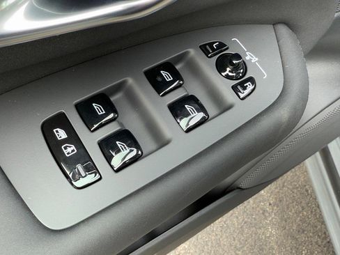 New 2025 Volvo XC90 T8 Plus w/ Protection Package Premier image 10