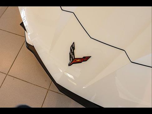 Used 2021 Chevrolet Corvette Stingray Premium Conv w/ Z51 Performance Package RWD image 2