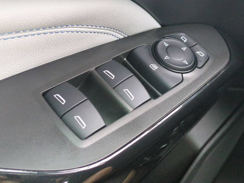 Used 2025 Chevrolet Trax LT w/ Driver Confidence Package FWD image 22