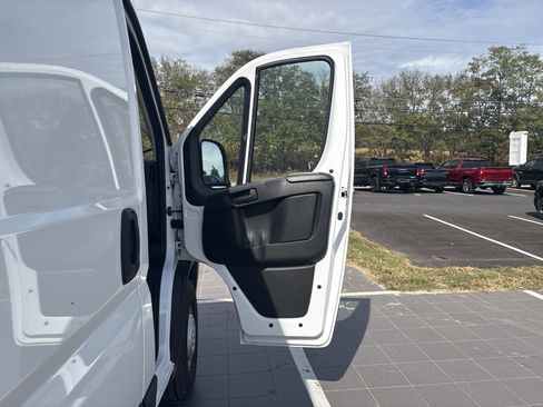 New 2025 RAM ProMaster 2500 w/ Convenience Group image 8