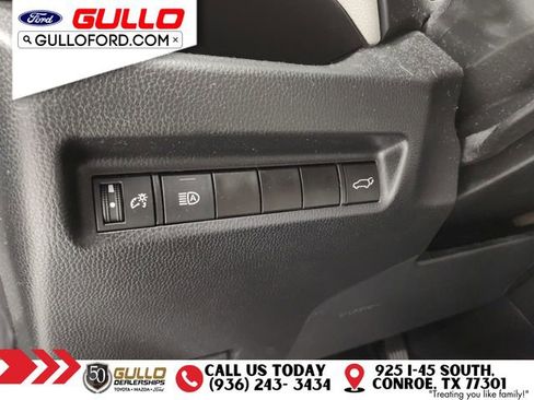 Used 2021 Toyota RAV4 XLE Premium image 23