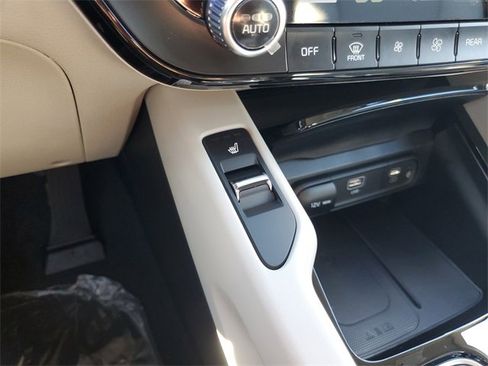New 2025 Kia Telluride S image 26