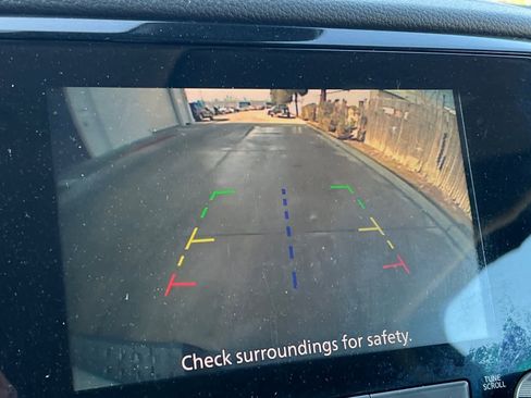 Used 2023 Nissan Titan SV image 19