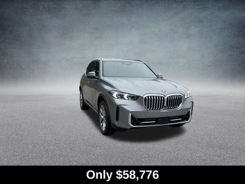 Used 2024 BMW X5 xDrive40i w/ Premium Package AWD/4WD image 4