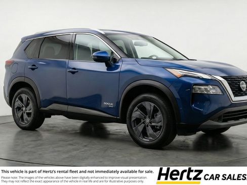 Used 2025 Nissan Rogue SV AWD/4WD image 1