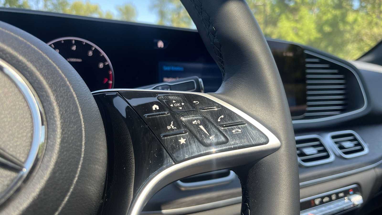 Certified 2025 Mercedes-Benz GLE 350 4MATIC image 38