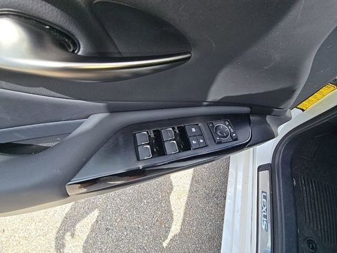 Certified 2024 Lexus ES 350 w/ Premium Package image 15