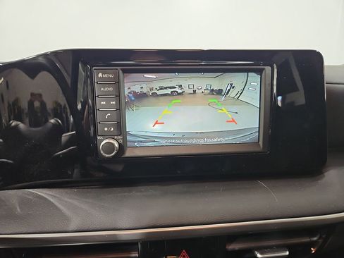 Certified 2025 Nissan Kicks S image 23