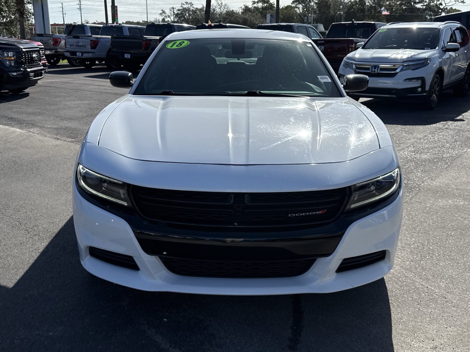 Used 2018 Dodge Charger SXT w/ Blacktop Package RWD image 9