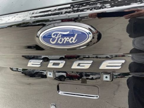 Used 2021 Ford Edge Titanium w/ Cargo Accessory Package FWD image 10