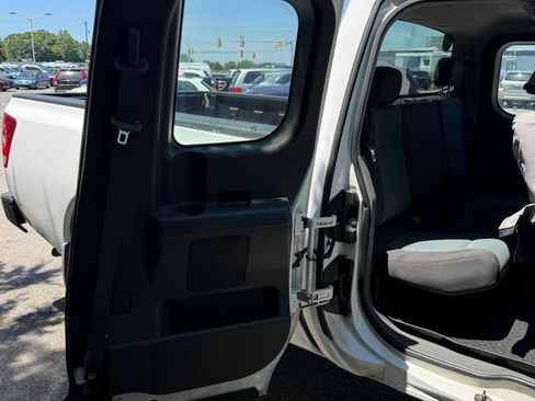 Used 2005 Nissan Titan XE AWD/4WD image 14