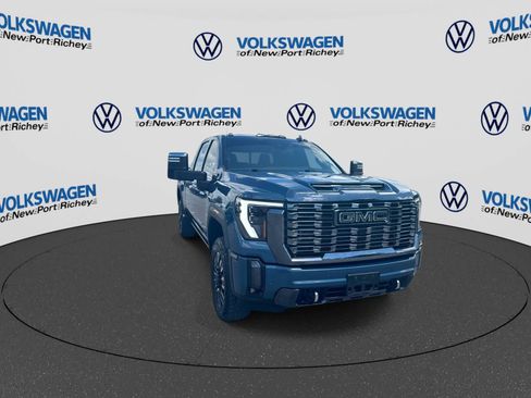Used 2024 GMC Sierra 3500 Denali Ultimate AWD/4WD image 16