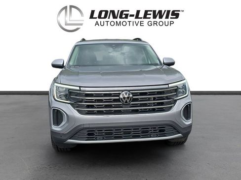 Certified 2025 Volkswagen Atlas SE FWD image 11