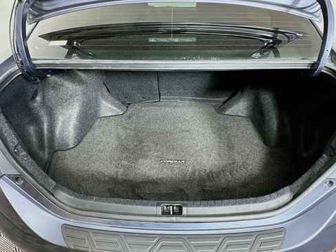 Used 2019 Toyota Corolla LE w/ Carpet Mat Package (TMS) FWD image 26