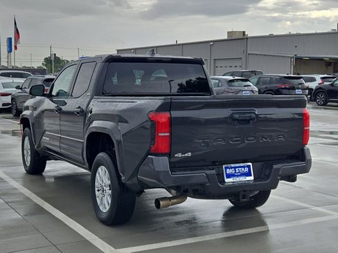 Used 2025 Toyota Tacoma SR5 AWD/4WD image 6