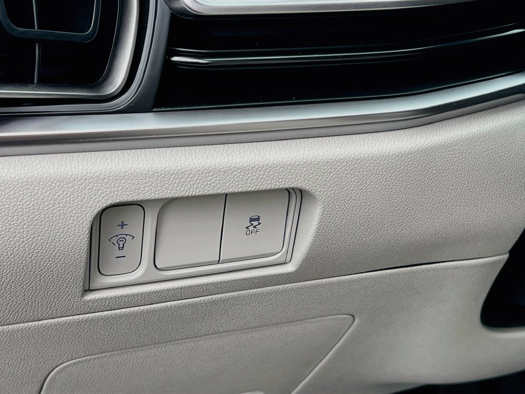 Used 2025 Kia Sorento S FWD image 10