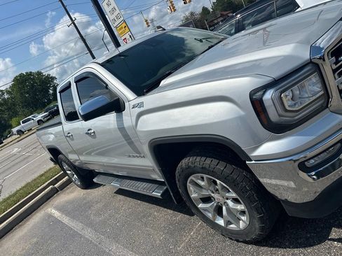 Used 2018 GMC Sierra 1500 SLT w/ SLT Premium Package AWD/4WD image 4