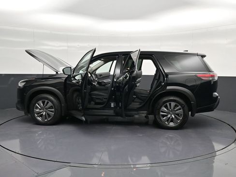Used 2024 Nissan Pathfinder S image 42