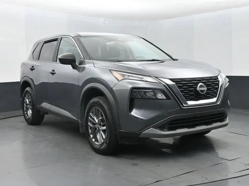 Used 2023 Nissan Rogue S AWD/4WD image 2