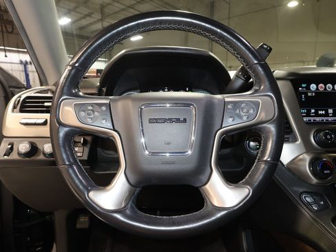 Used 2019 GMC Yukon XL Denali w/ Denali Ultimate Package image 7
