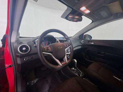 Used 2018 Chevrolet Sonic LT w/ Convenience Package FWD image 19