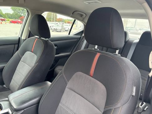 Used 2023 Nissan Sentra SR w/ Electronics Package FWD image 3