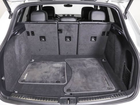 Used 2021 Porsche Macan image 39