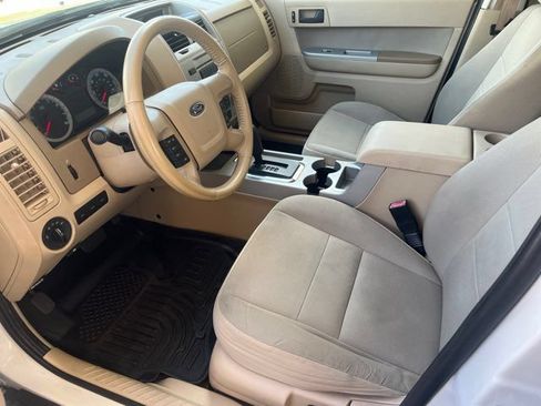 Used 2010 Ford Escape XLT AWD/4WD image 5
