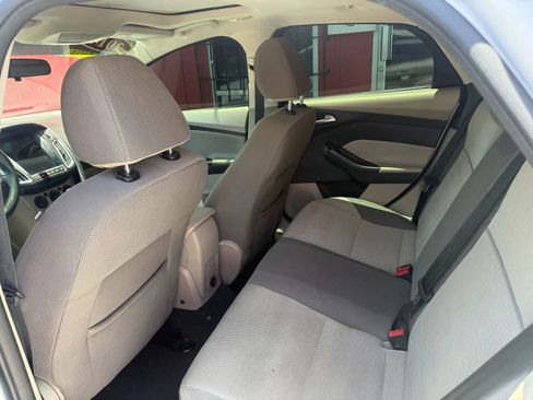 Used 2014 Ford Focus SE FWD image 10