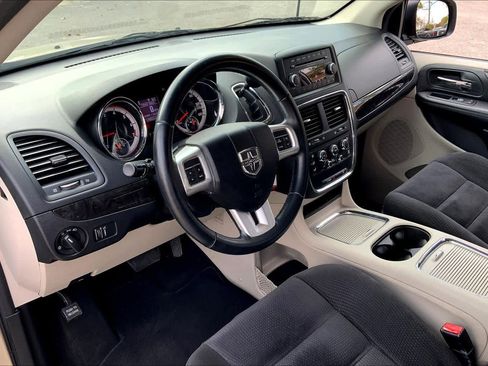 Used 2015 Dodge Grand Caravan SXT w/ Rear Park Assist Package image 16