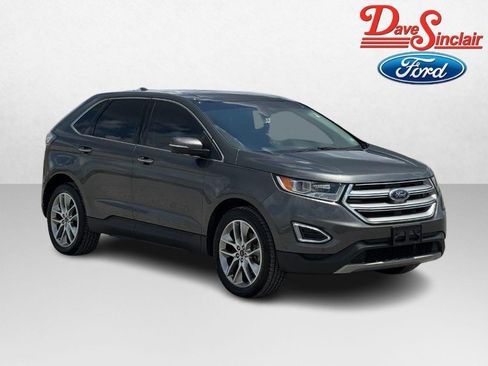Used 2017 Ford Edge Titanium w/ Equipment Group 302A AWD/4WD image 4