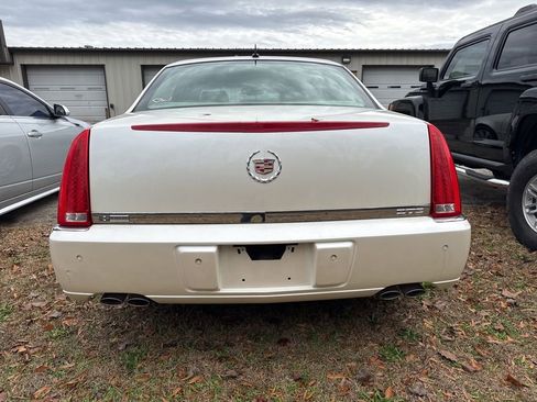 Used 2008 Cadillac DTS image 4