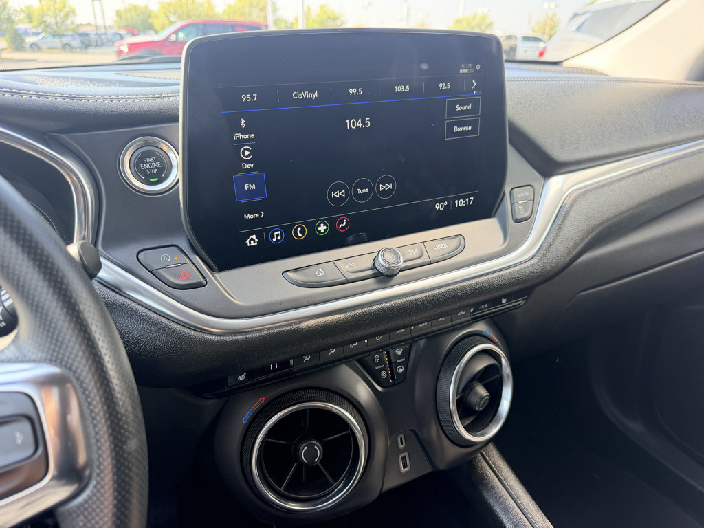 Used 2025 Chevrolet Blazer LT AWD/4WD image 19