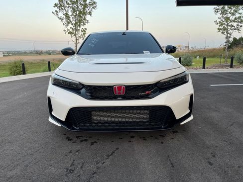 Used 2025 Honda Civic Type R image 2