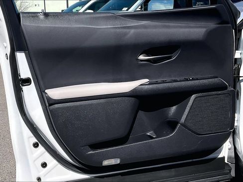 Certified 2023 Lexus UX 250h FWD w/ Accessory Package (Z1) image 21