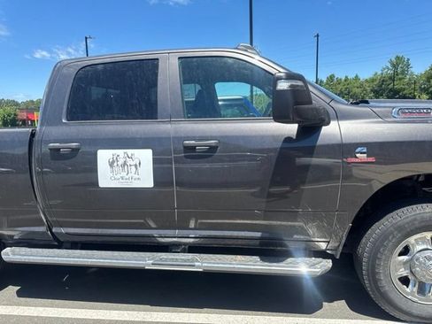 Used 2024 RAM 3500 Tradesman w/ Chrome Appearance Group AWD/4WD image 7
