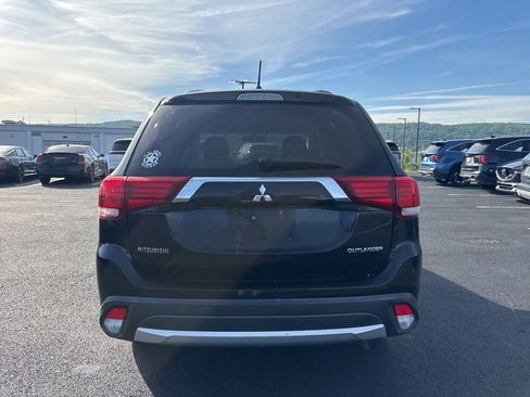 Used 2016 Mitsubishi Outlander AWD image 4
