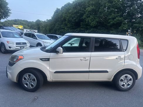 Used 2012 Kia Soul FWD image 2