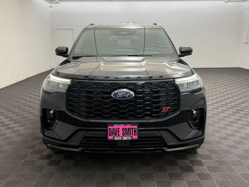 Used 2025 Ford Explorer ST AWD/4WD image 5