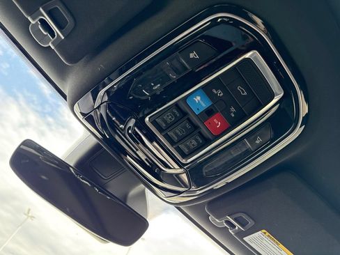 Used 2022 Jeep Grand Cherokee Overland AWD/4WD image 42