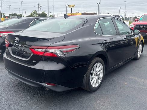 Used 2022 Toyota Camry LE FWD image 3