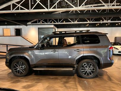 Used 2025 Lexus GX 550 w/ Accessory Package (31)