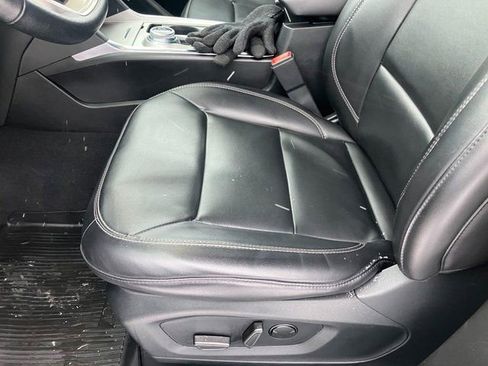 Used 2023 Ford Explorer XLT w/ Equipment Group 202A image 13