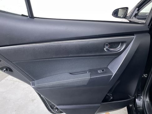 Used 2018 Toyota Corolla LE FWD image 18