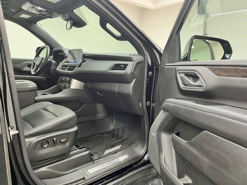 Used 2023 Chevrolet Tahoe Z71 w/ Luxury Package AWD/4WD image 33