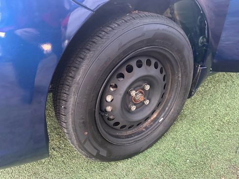 Used 2019 Nissan Versa SV image 43