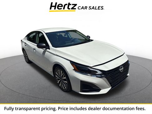 Used 2025 Nissan Altima 2.5 SV FWD image 1