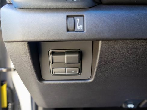 New 2026 GMC Canyon Elevation w/ Convenience Package image 18