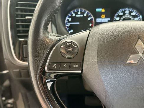 Used 2018 Mitsubishi Outlander SE AWD/4WD image 7