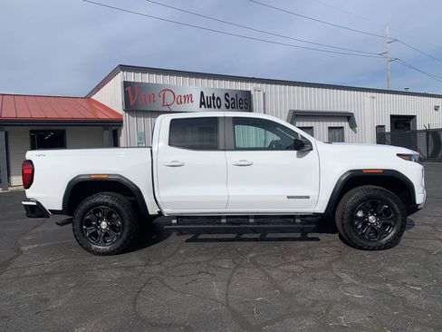 Used 2024 GMC Canyon Elevation w/ Convenience Package image 2